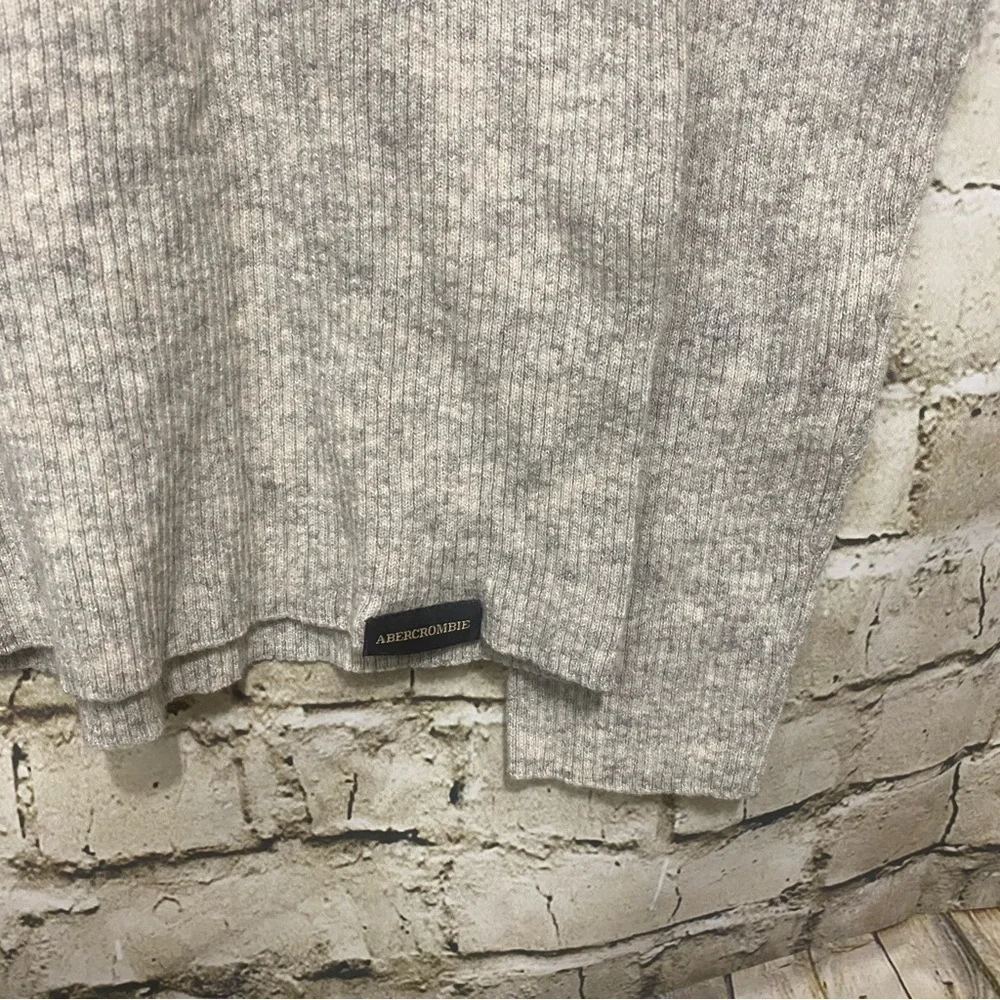 Vintage Abercrombie & Fitch Beige Wool Blend Turtleneck Sweater